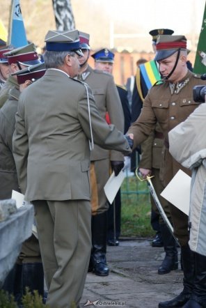 Nadnie sztandaru V pułkowi Ułanów Zasławskich (14.11.2010) - zdjęcie #22 - eOstroleka.pl