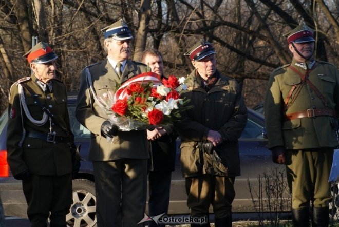 Nadnie sztandaru V pułkowi Ułanów Zasławskich (14.11.2010) - zdjęcie #13 - eOstroleka.pl