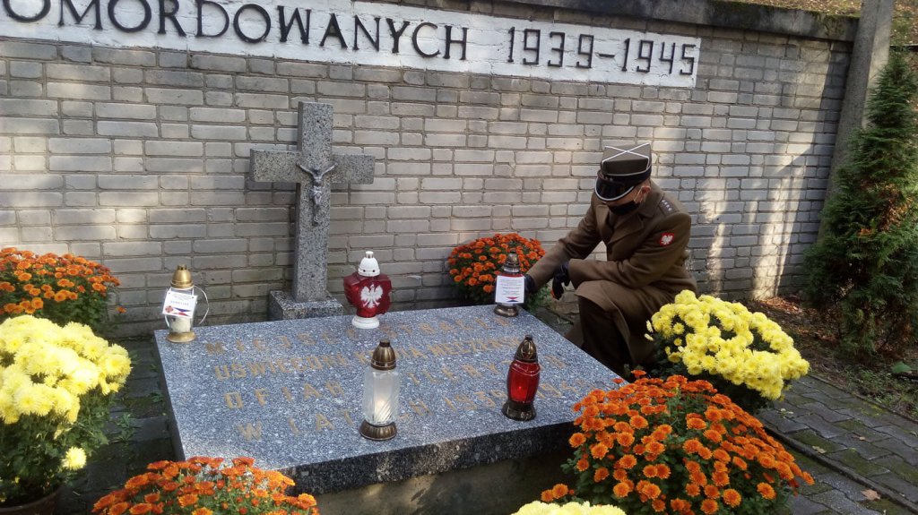 Żołnierska pamięć i Święto Niepodległości w Wojskowej Komendzie Uzupełnień w Ostrołęce [12.11.2020] - zdjęcie #26 - eOstroleka.pl