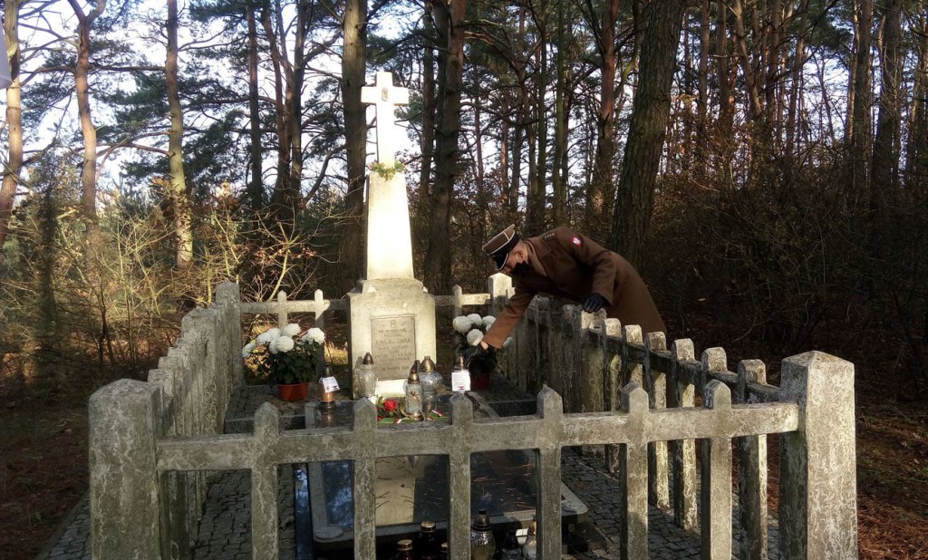 Żołnierska pamięć i Święto Niepodległości w Wojskowej Komendzie Uzupełnień w Ostrołęce [12.11.2020] - zdjęcie #24 - eOstroleka.pl