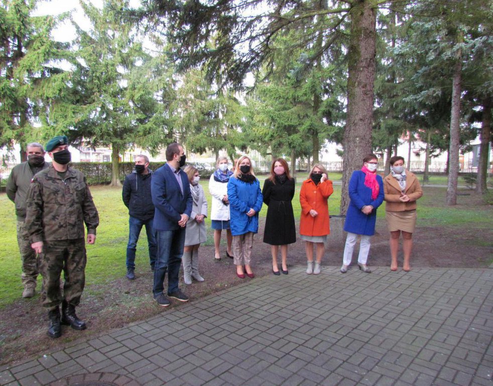 Żołnierska pamięć i Święto Niepodległości w Wojskowej Komendzie Uzupełnień w Ostrołęce [12.11.2020] - zdjęcie #12 - eOstroleka.pl
