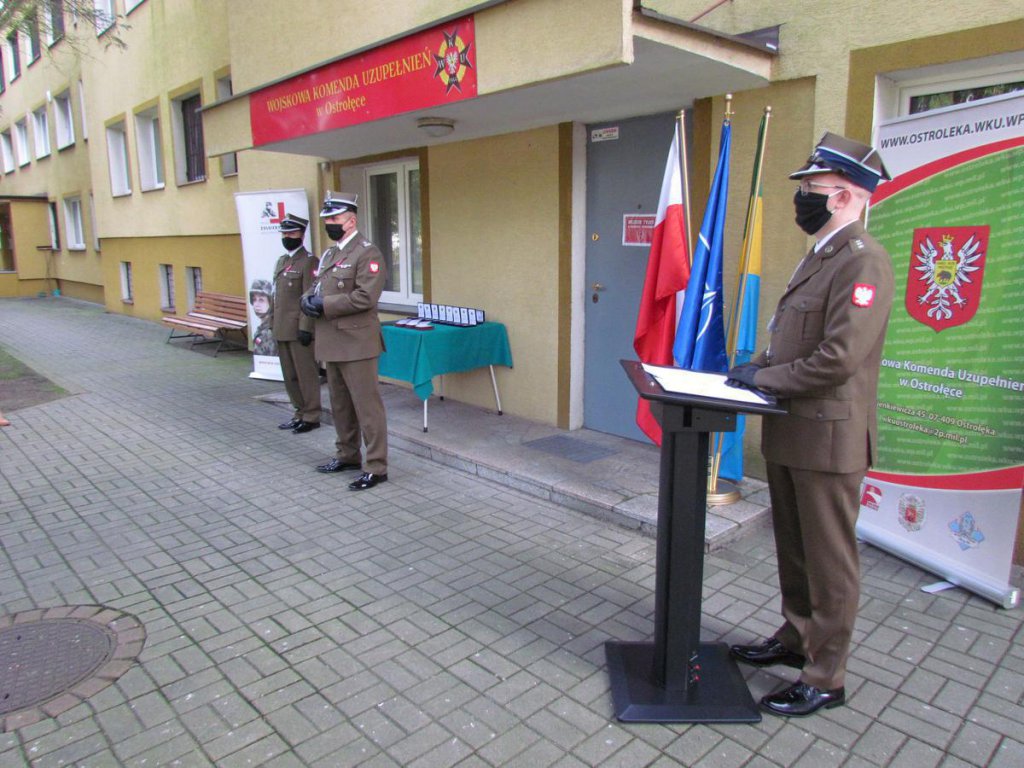 Żołnierska pamięć i Święto Niepodległości w Wojskowej Komendzie Uzupełnień w Ostrołęce [12.11.2020] - zdjęcie #18 - eOstroleka.pl