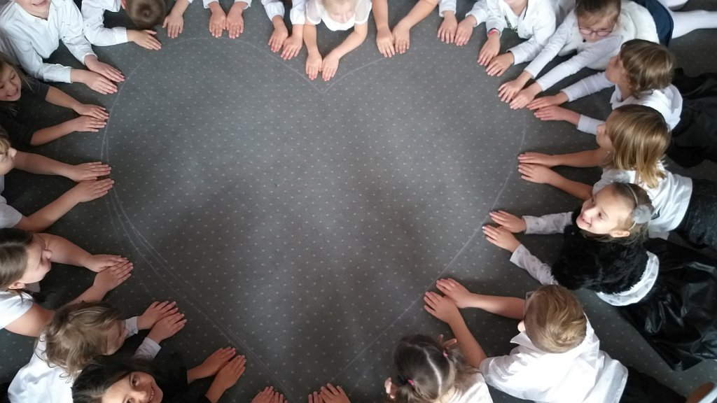Przedszkolaki z „siódemki” pamiętały o Święcie Niepodległości [12.11.2020] - zdjęcie #1 - eOstroleka.pl