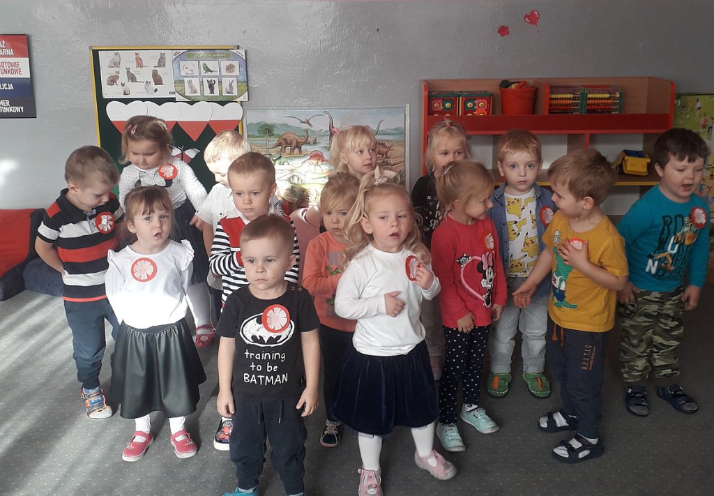 Przedszkolaki z „siódemki” pamiętały o Święcie Niepodległości [12.11.2020] - zdjęcie #3 - eOstroleka.pl