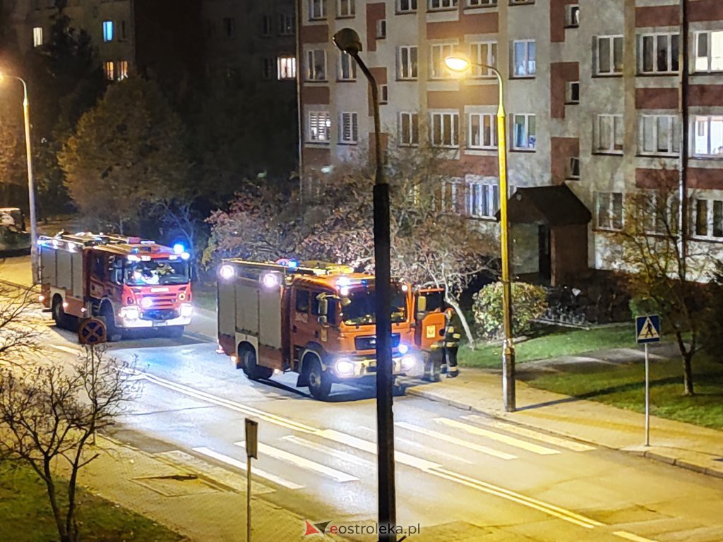 Akcja strażaków przy ul. Goworowskiej [12.11.2020] - zdjęcie #7 - eOstroleka.pl