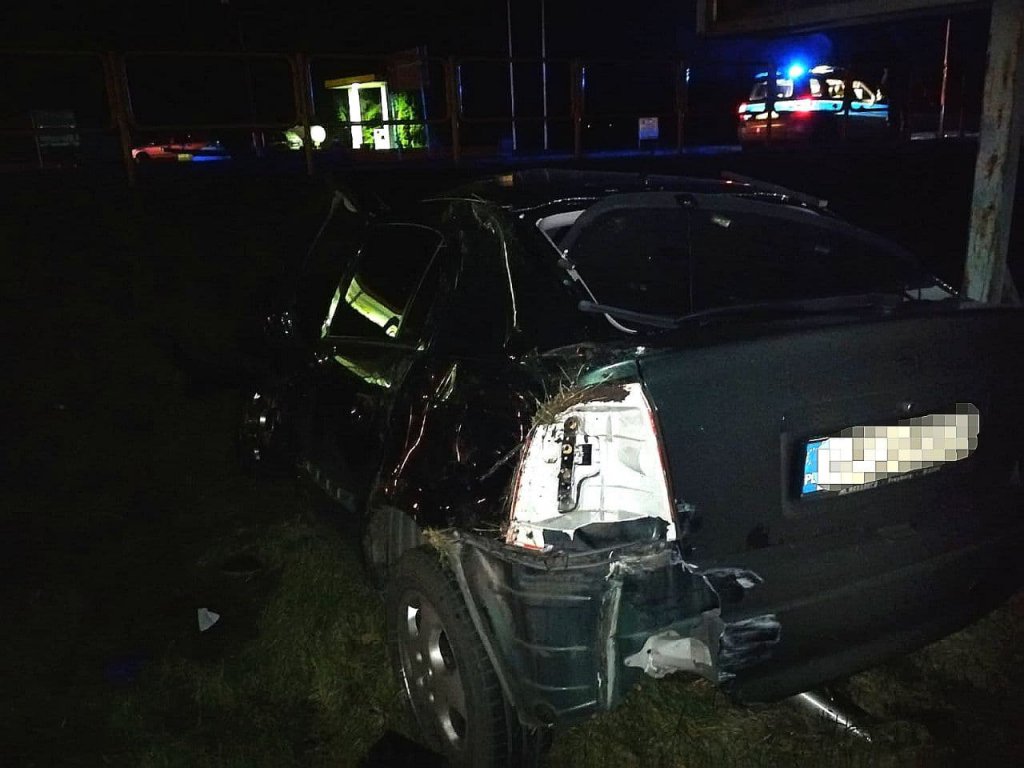Było o włos od tragedii. Niebezpieczny manewr zakończył się poważnym wypadkiem [13.11.2020] - zdjęcie #6 - eOstroleka.pl