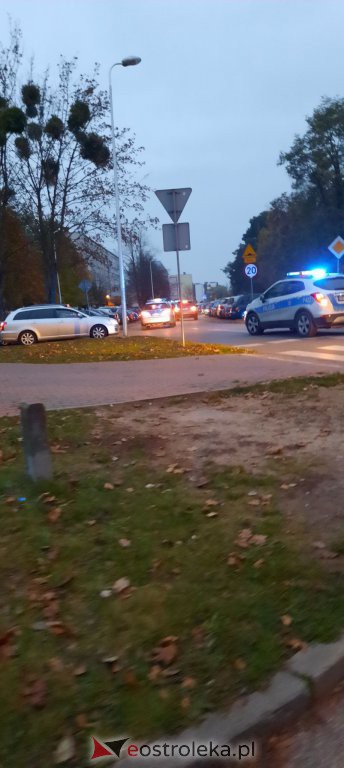 Policyjny pościg za niebezpiecznym kierowcą. Był pijany i miał opaskę śledzącą każdy jego ruch [13.11.2020] - zdjęcie #1 - eOstroleka.pl