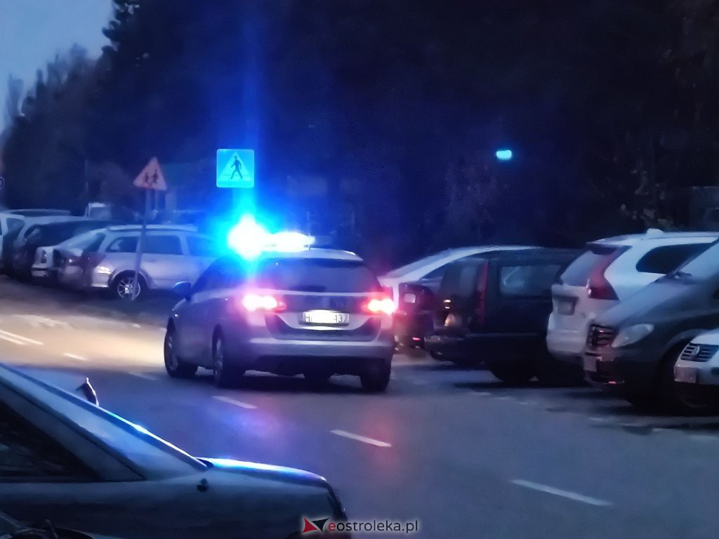 Policyjny pościg za niebezpiecznym kierowcą. Był pijany i miał opaskę śledzącą każdy jego ruch [13.11.2020] - zdjęcie #8 - eOstroleka.pl