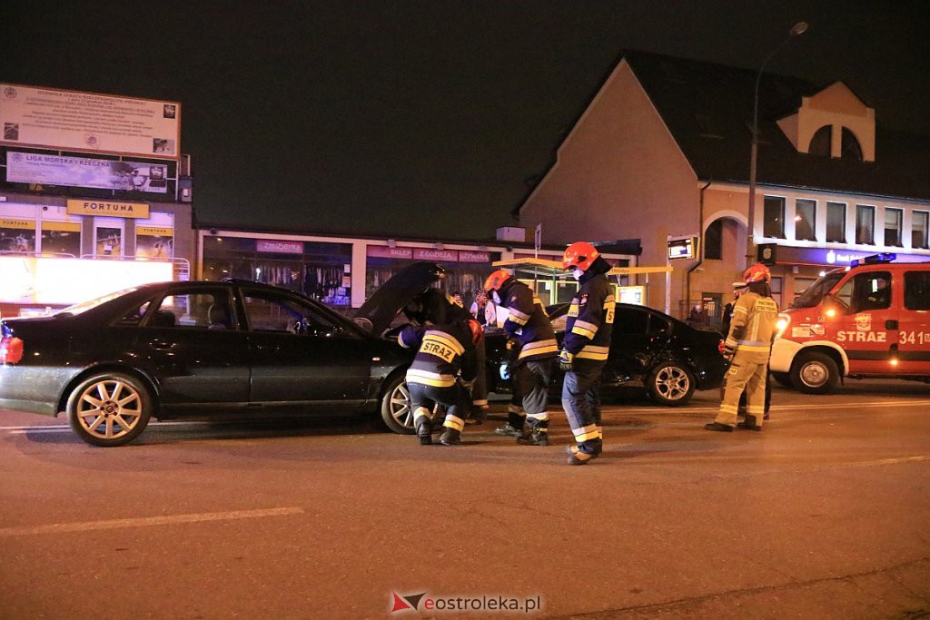 Wypadek w centrum Ostrołęki. Utrudnienia w rejonie dworca autobusowego [14.11.2020] - zdjęcie #20 - eOstroleka.pl
