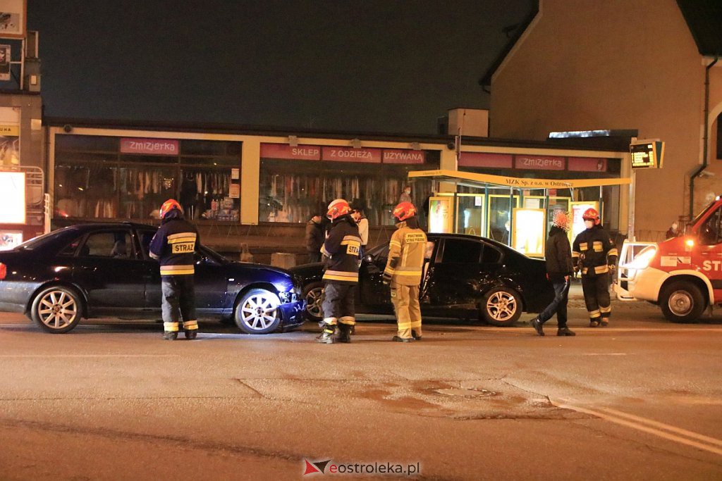 Wypadek w centrum Ostrołęki. Utrudnienia w rejonie dworca autobusowego [14.11.2020] - zdjęcie #7 - eOstroleka.pl