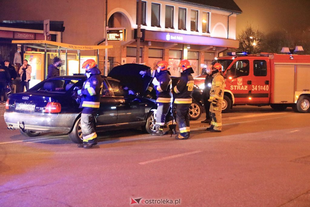Wypadek w centrum Ostrołęki. Utrudnienia w rejonie dworca autobusowego [14.11.2020] - zdjęcie #11 - eOstroleka.pl