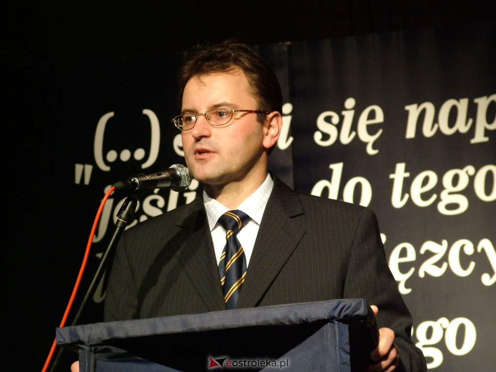 Nadanie imienia Gimnazjum nr 1 - 2004 rok - zdjęcie #15 - eOstroleka.pl