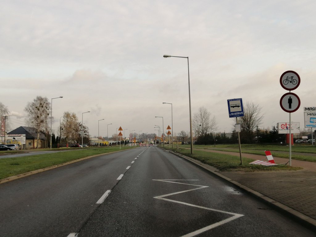Utrudnienia w ruchu na tzw „mini obwodnicy” [23.11.2020]   - zdjęcie #10 - eOstroleka.pl