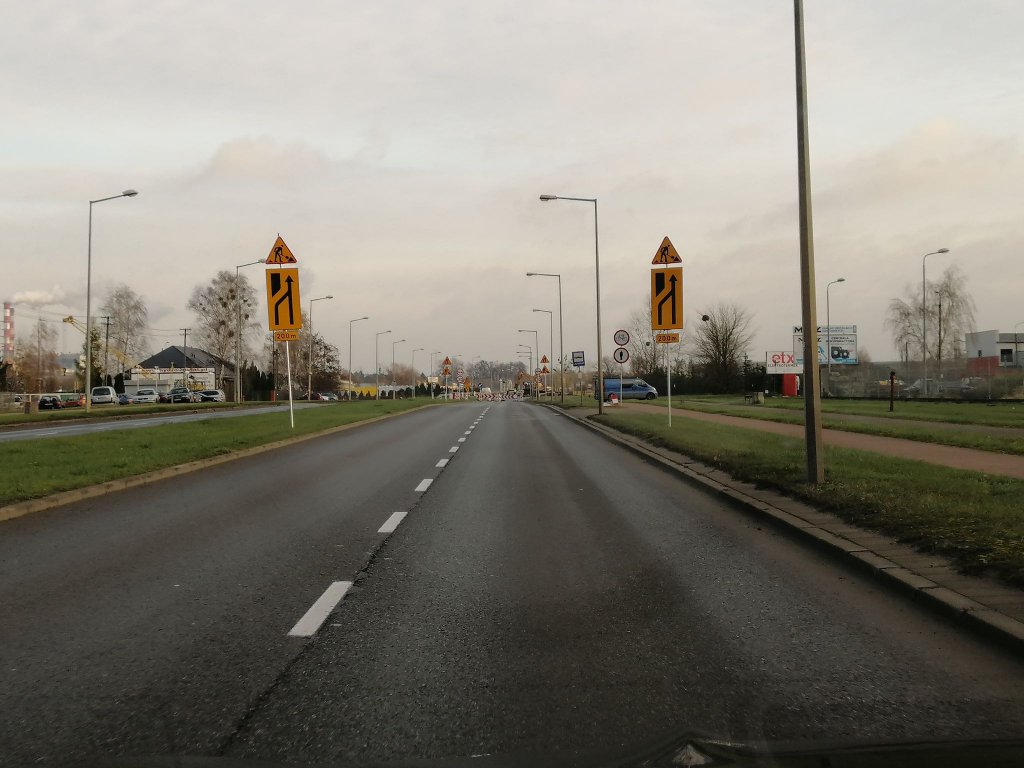 Utrudnienia w ruchu na tzw „mini obwodnicy” [23.11.2020]   - zdjęcie #2 - eOstroleka.pl