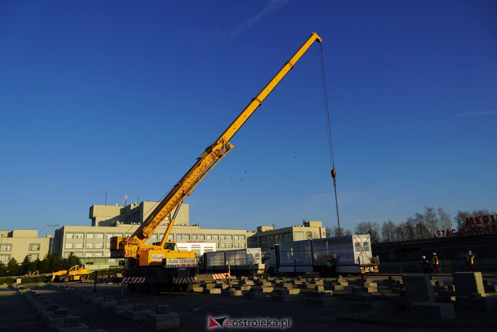 Budowa szpitala tymczasowego w Ostrołęce [25.11.2020] - zdjęcie #37 - eOstroleka.pl