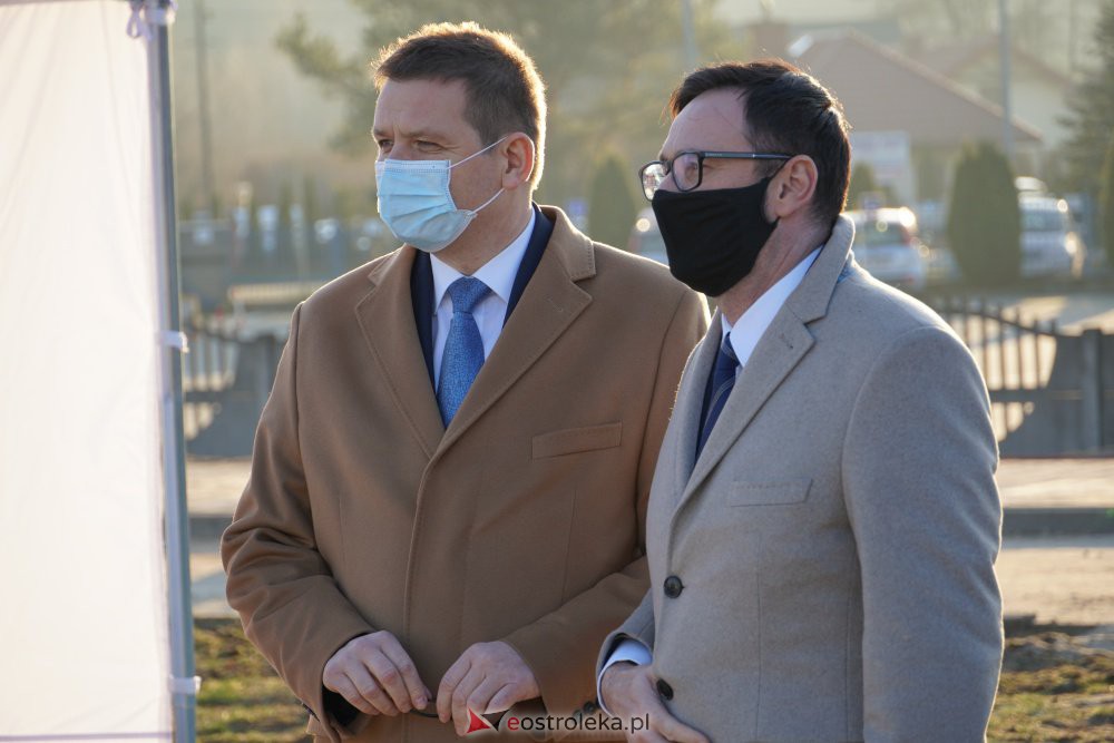 Budowa szpitala tymczasowego w Ostrołęce [25.11.2020] - zdjęcie #83 - eOstroleka.pl