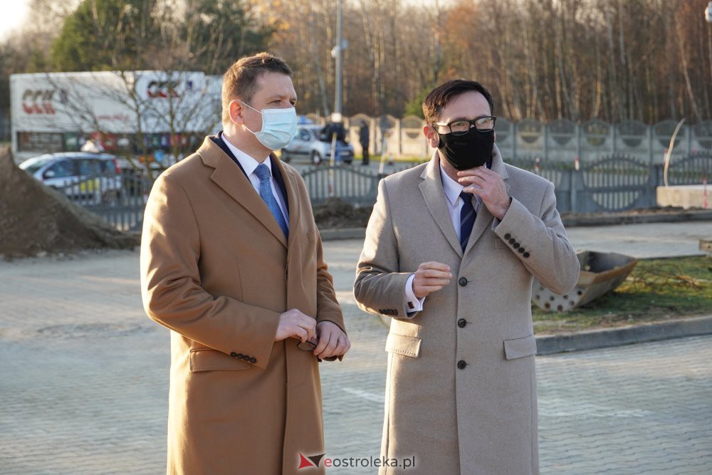 Budowa szpitala tymczasowego w Ostrołęce [25.11.2020] - zdjęcie #80 - eOstroleka.pl