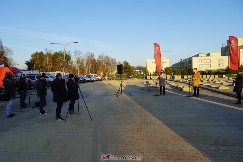 Budowa szpitala tymczasowego w Ostrołęce [25.11.2020] - zdjęcie #60 - eOstroleka.pl