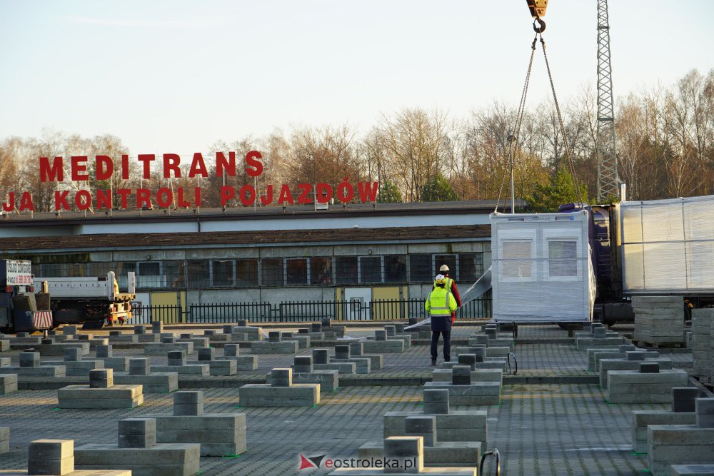 Budowa szpitala tymczasowego w Ostrołęce [25.11.2020] - zdjęcie #77 - eOstroleka.pl