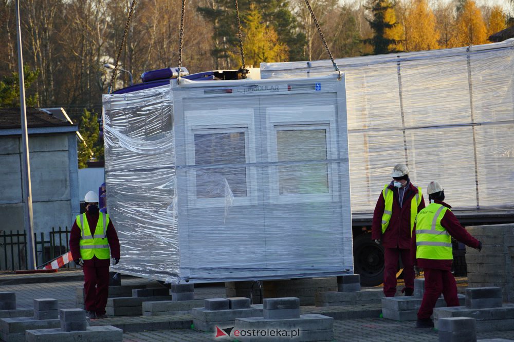 Budowa szpitala tymczasowego w Ostrołęce [25.11.2020] - zdjęcie #50 - eOstroleka.pl