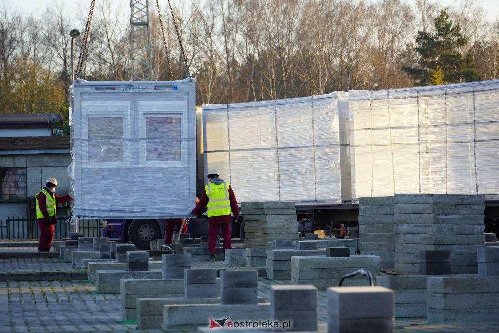 Budowa szpitala tymczasowego w Ostrołęce [25.11.2020] - zdjęcie #42 - eOstroleka.pl