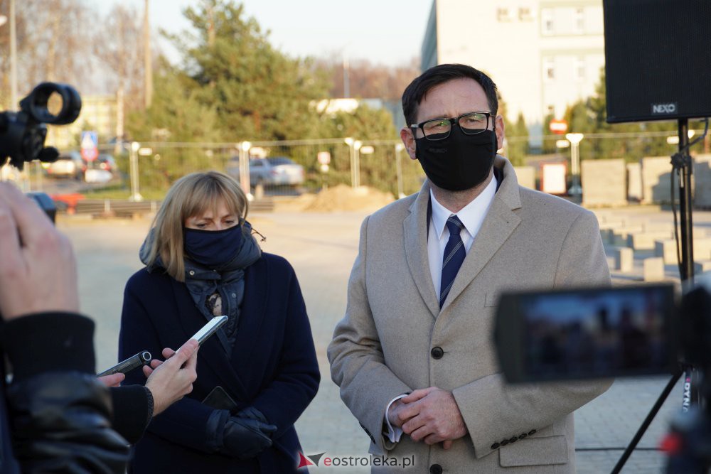 Budowa szpitala tymczasowego w Ostrołęce [25.11.2020] - zdjęcie #33 - eOstroleka.pl