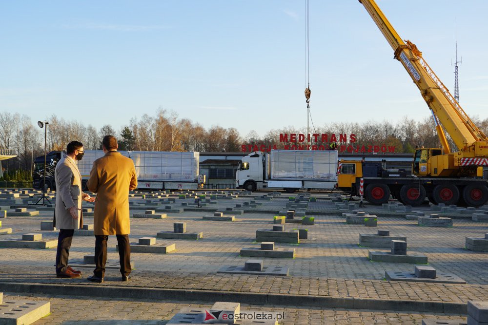 Budowa szpitala tymczasowego w Ostrołęce [25.11.2020] - zdjęcie #20 - eOstroleka.pl