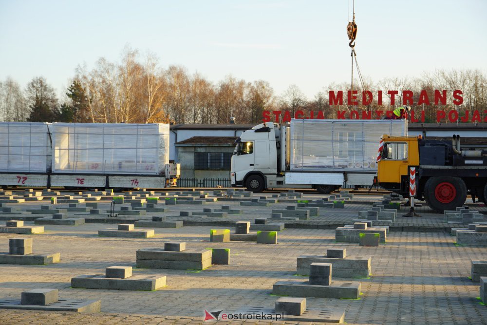 Budowa szpitala tymczasowego w Ostrołęce [25.11.2020] - zdjęcie #18 - eOstroleka.pl