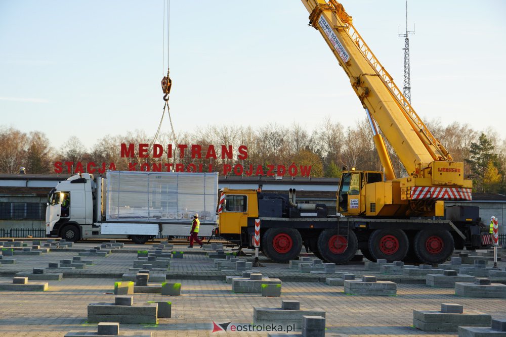 Budowa szpitala tymczasowego w Ostrołęce [25.11.2020] - zdjęcie #14 - eOstroleka.pl