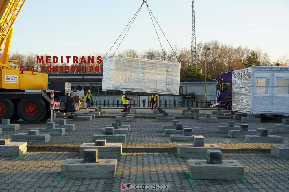Budowa szpitala tymczasowego w Ostrołęce [25.11.2020] - zdjęcie #11 - eOstroleka.pl