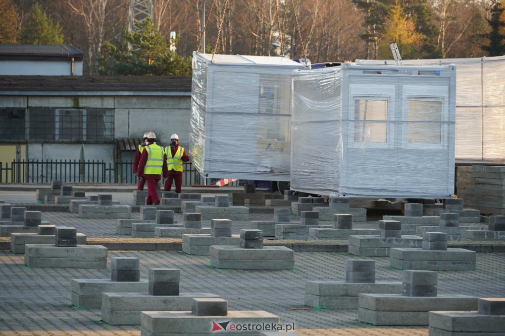 Budowa szpitala tymczasowego w Ostrołęce [25.11.2020] - zdjęcie #2 - eOstroleka.pl