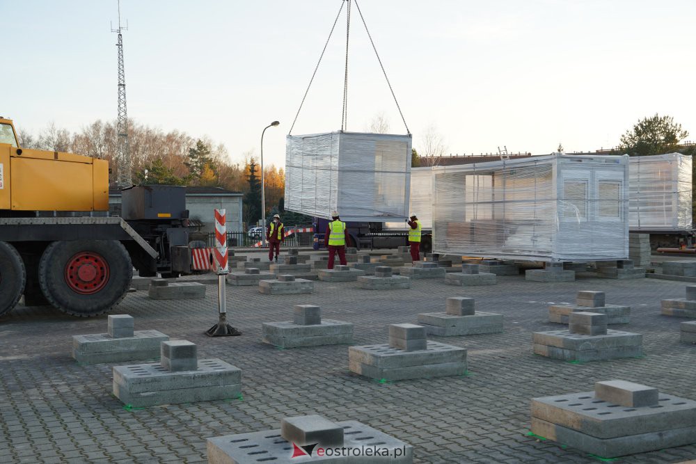 Budowa szpitala tymczasowego w Ostrołęce [25.11.2020] - zdjęcie #1 - eOstroleka.pl