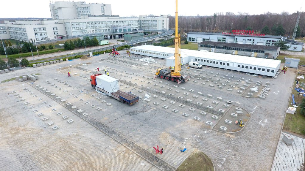 Budowa szpitala tymczasowego w Ostrołęce - zdjęcie #1 - eOstroleka.pl