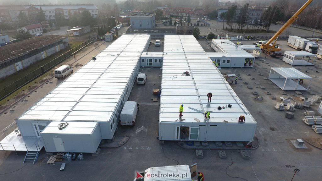 Budowa szpitala tymczasowego w Ostrołęce. Tempo prac nie zwalnia [04.12.2020] - zdjęcie #2 - eOstroleka.pl