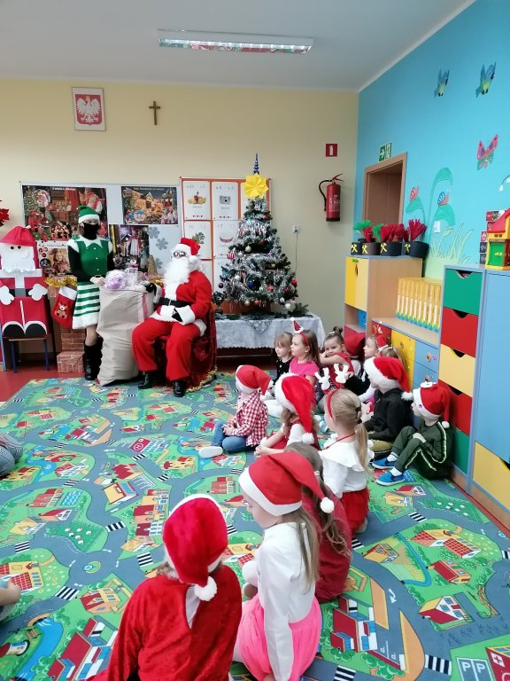 Mikołajki w Szkole Podstawowej w Drwęczy [4.12.2020] - zdjęcie #20 - eOstroleka.pl