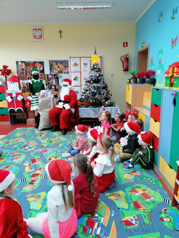 Mikołajki w Szkole Podstawowej w Drwęczy [4.12.2020] - zdjęcie #22 - eOstroleka.pl