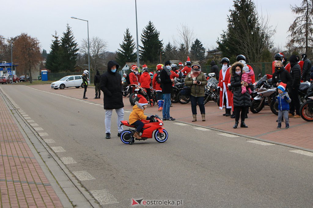 Tradycja podtrzymana. Mnóstwo Moto-Mikołajów na ulicach Ostrołęki [06.12.2020] - zdjęcie #2 - eOstroleka.pl