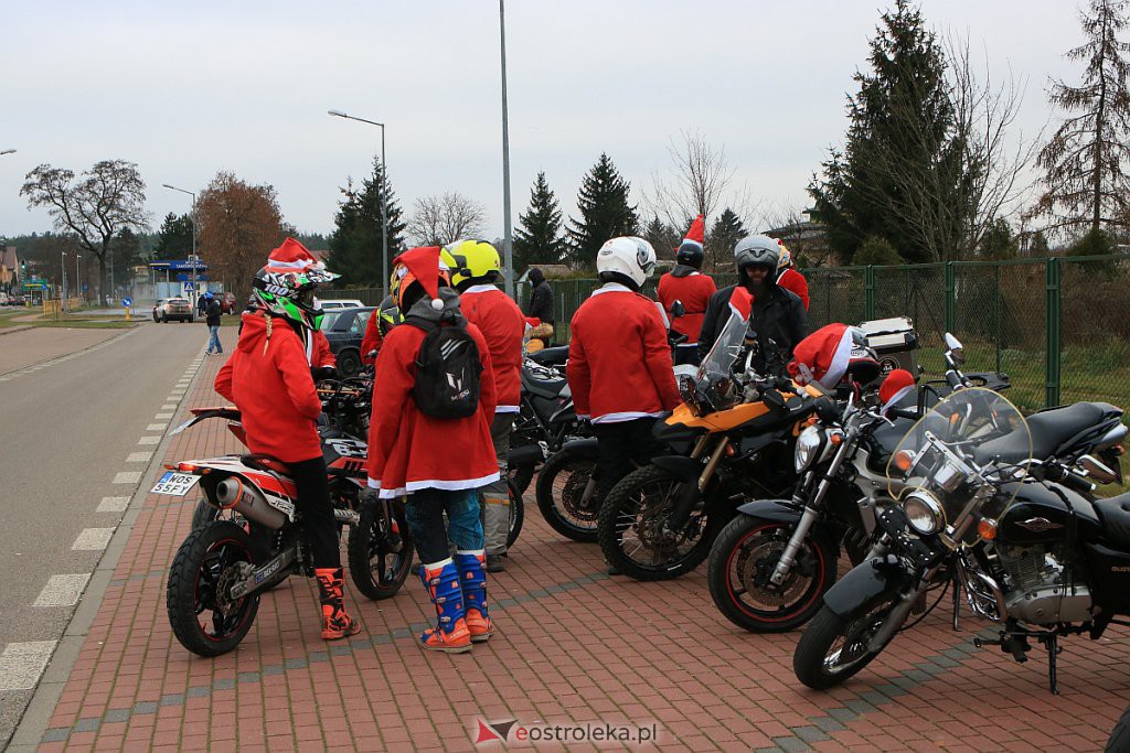 Tradycja podtrzymana. Mnóstwo Moto-Mikołajów na ulicach Ostrołęki [06.12.2020] - zdjęcie #7 - eOstroleka.pl