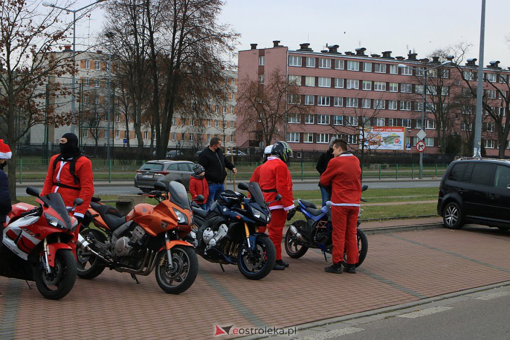 Tradycja podtrzymana. Mnóstwo Moto-Mikołajów na ulicach Ostrołęki [06.12.2020] - zdjęcie #32 - eOstroleka.pl