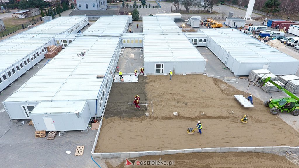 Zaglądamy na plac budowy szpitala tymczasowego w Ostrołęce [07.12.2020] - zdjęcie #1 - eOstroleka.pl