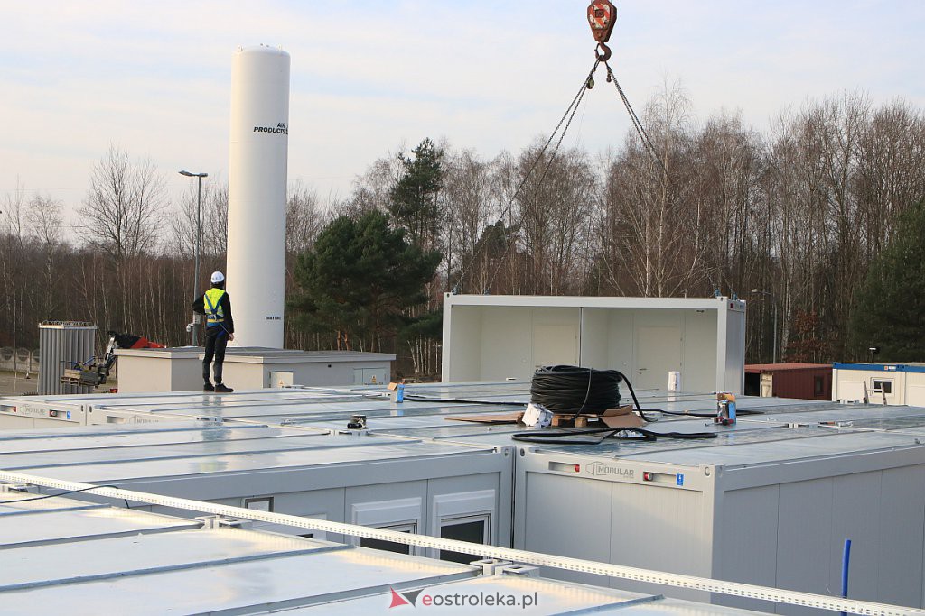 Zaglądamy na plac budowy szpitala tymczasowego w Ostrołęce [07.12.2020] - zdjęcie #11 - eOstroleka.pl