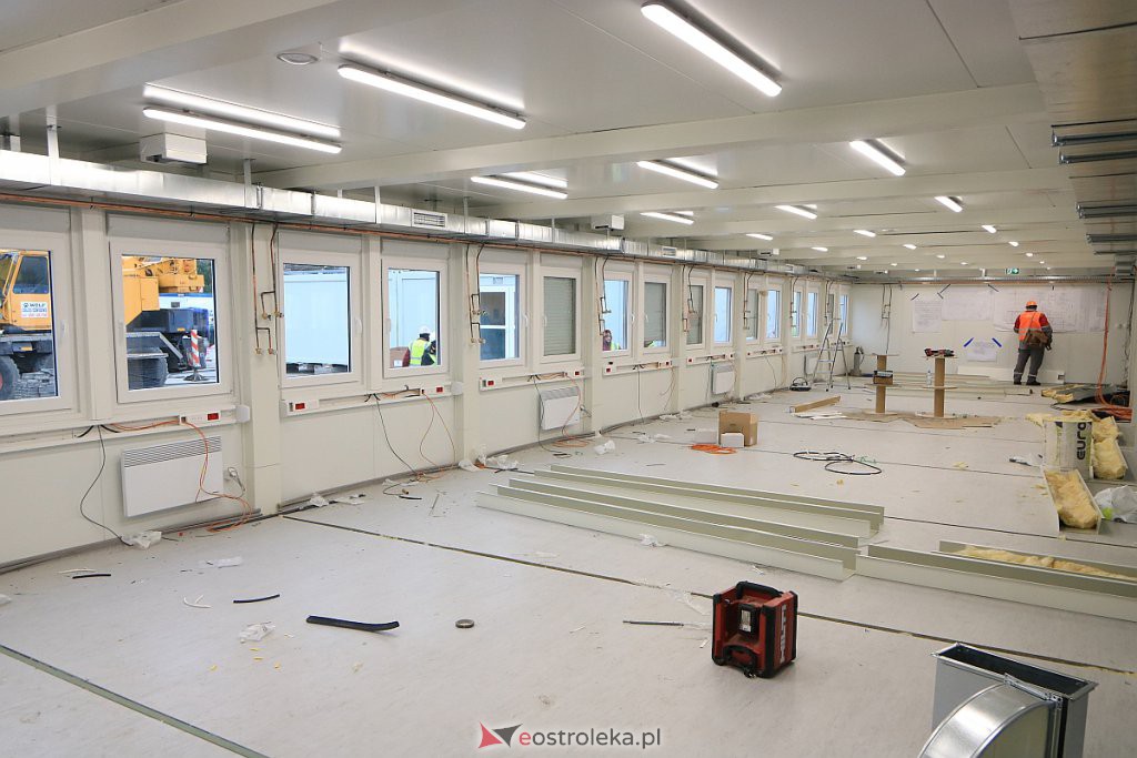 Zaglądamy na plac budowy szpitala tymczasowego w Ostrołęce [07.12.2020] - zdjęcie #15 - eOstroleka.pl