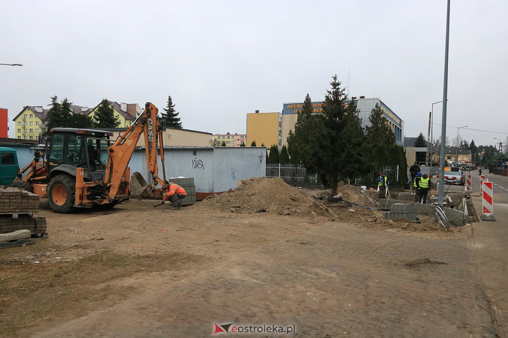 Budowa drogi dojazdowej do miejskiej 16-tki na finiszu [10.12.2020] - zdjęcie #18 - eOstroleka.pl