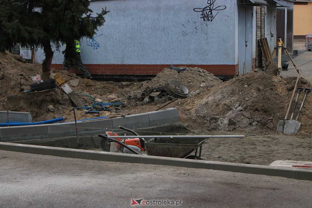 Budowa drogi dojazdowej do miejskiej 16-tki na finiszu [10.12.2020] - zdjęcie #5 - eOstroleka.pl