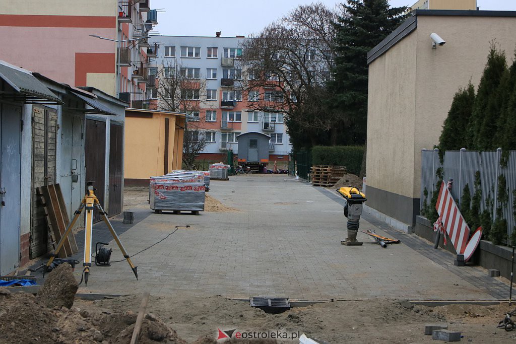 Budowa drogi dojazdowej do miejskiej 16-tki na finiszu [10.12.2020] - zdjęcie #10 - eOstroleka.pl