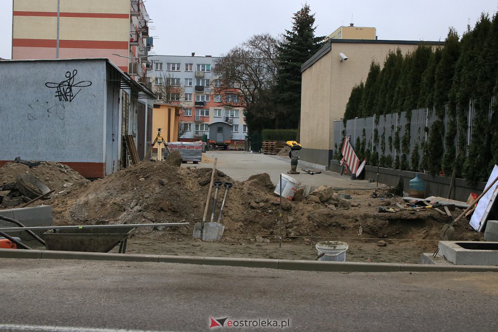 Budowa drogi dojazdowej do miejskiej 16-tki na finiszu [10.12.2020] - zdjęcie #12 - eOstroleka.pl