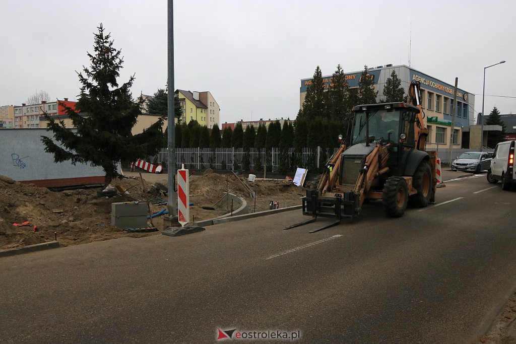 Budowa drogi dojazdowej do miejskiej 16-tki na finiszu [10.12.2020] - zdjęcie #3 - eOstroleka.pl