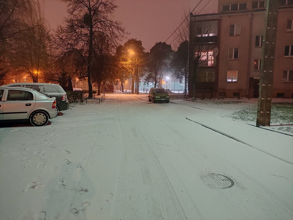 Trudne warunki na drogach [10.12.2020] - zdjęcie #3 - eOstroleka.pl