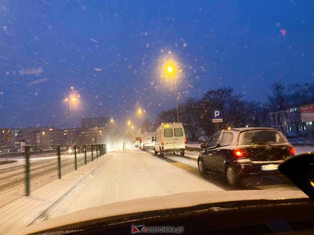 Trudne warunki na drogach [10.12.2020] - zdjęcie #15 - eOstroleka.pl