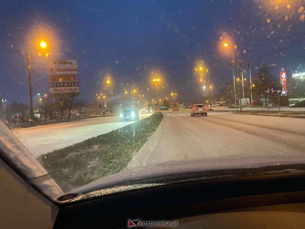 Trudne warunki na drogach [10.12.2020] - zdjęcie #12 - eOstroleka.pl